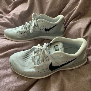 Nike Flex Run 2017 Tennis Shoes